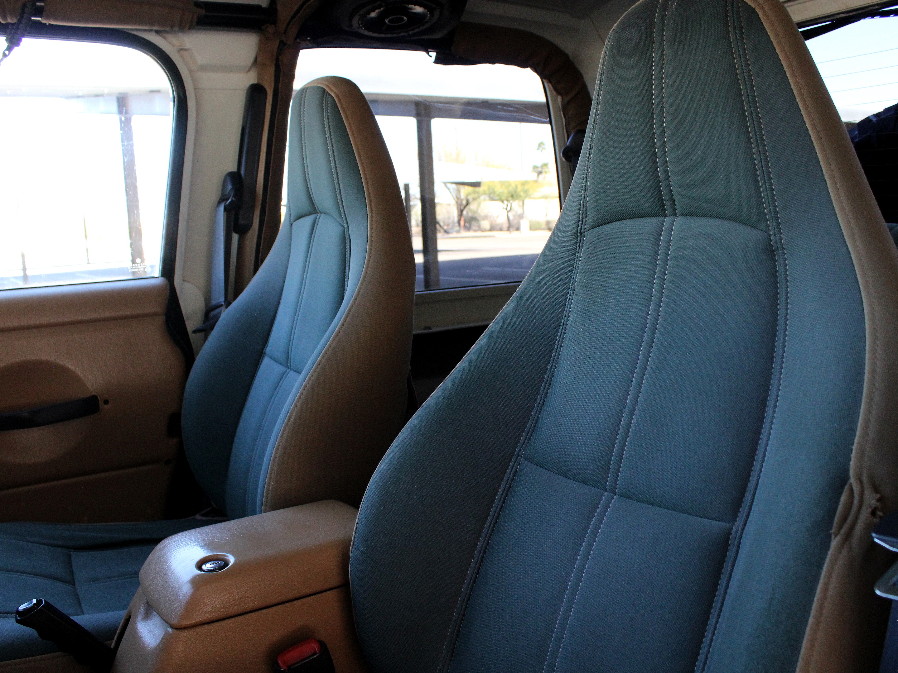 1998 Jeep Wrangler SAHARA - Photo 12