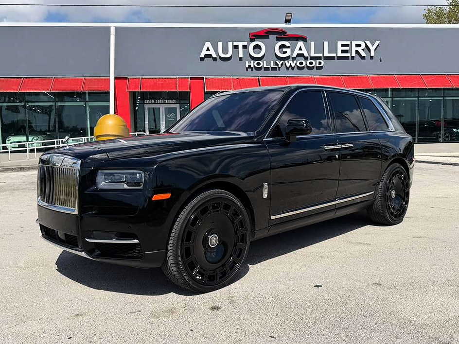 2022 Rolls-Royce Cullinan -'s photo