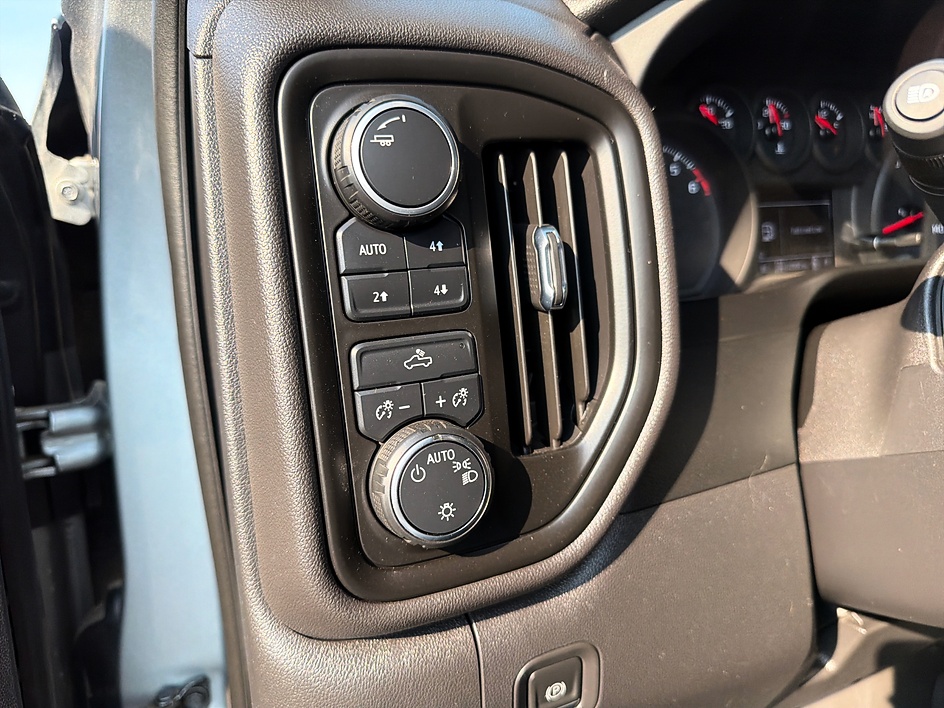 2023 Chevrolet Silverado 1500 Custom - Photo 22