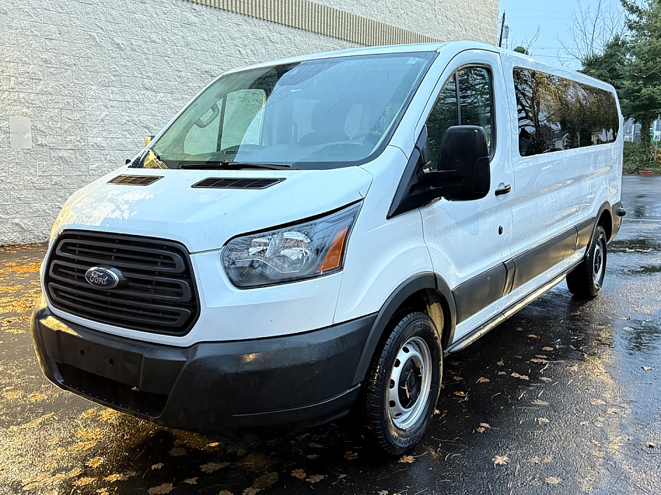 2016 Ford Transit XL's photo