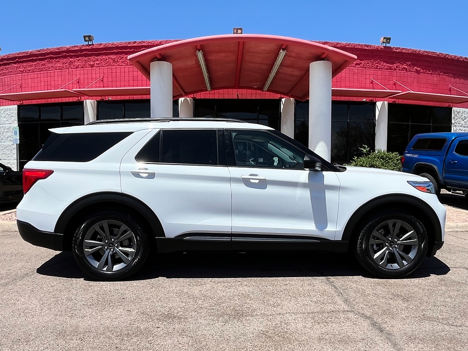 2021 Ford Explorer XLT RWD's photo