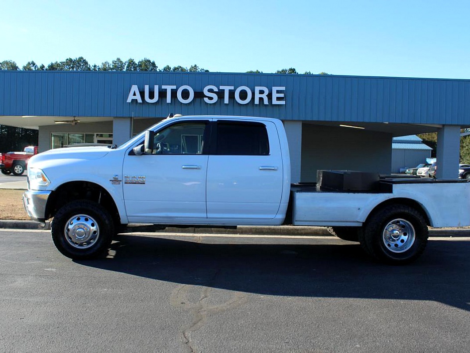 2018 RAM 3500 Laramie 4X4 Crew Cab LWB's photo