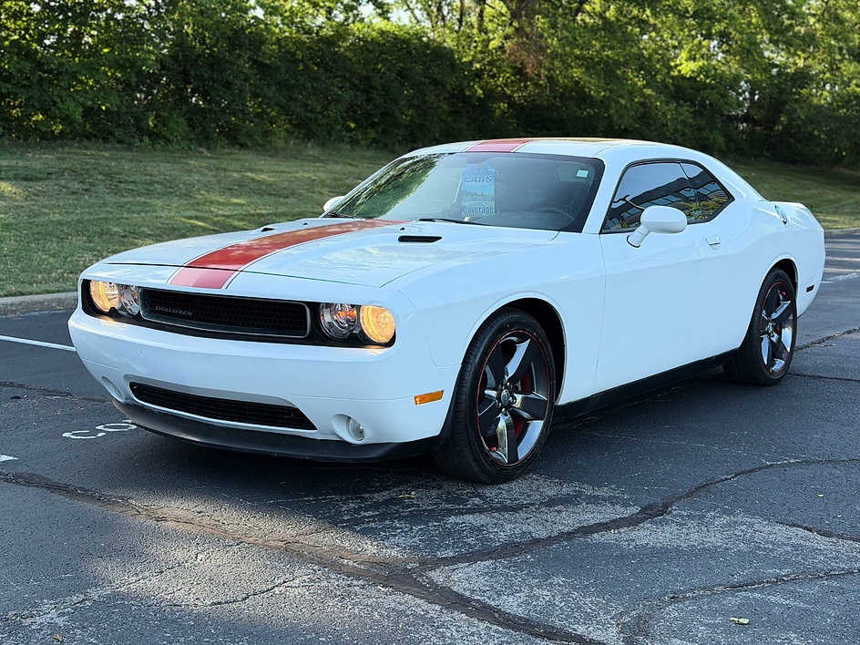 2012 Dodge Challenger SXT's photo