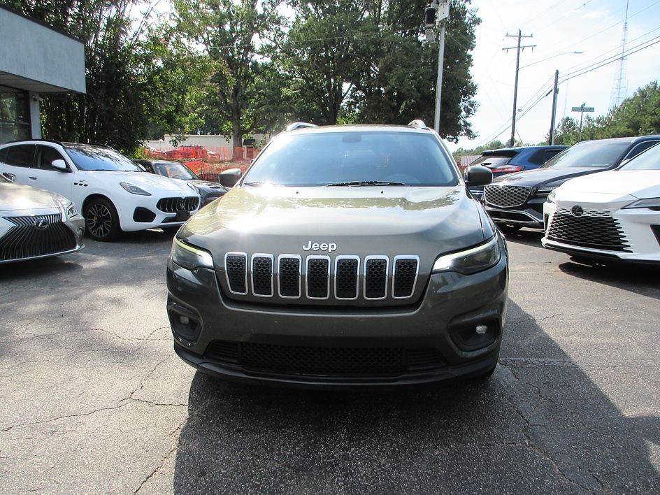 Jeep Cherokee photo 2