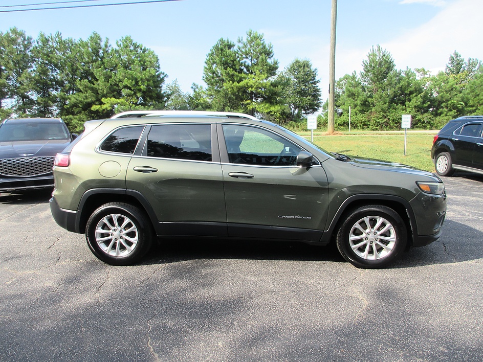 Jeep Cherokee photo 4