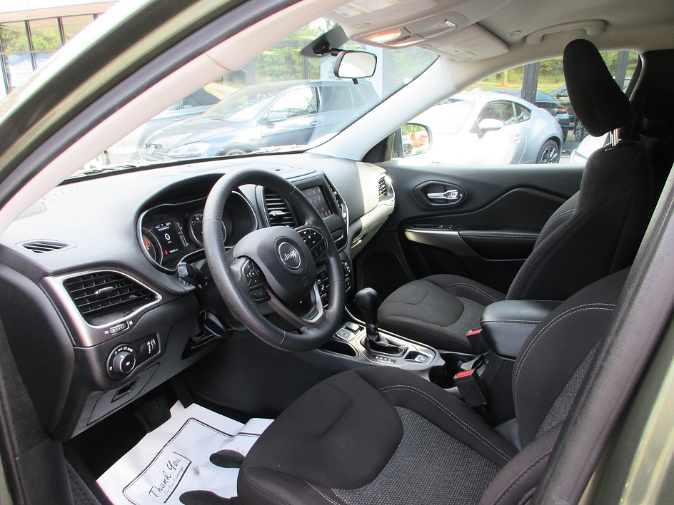 Jeep Cherokee photo 9