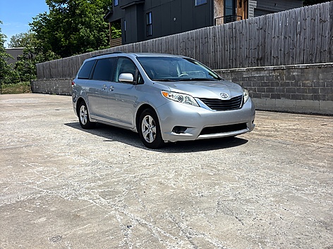 2013 Toyota Sienna LE