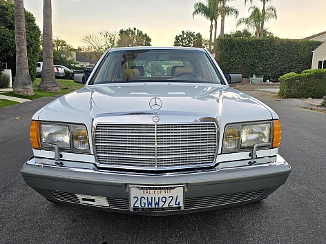 1988 Mercedes-Benz 560's photo