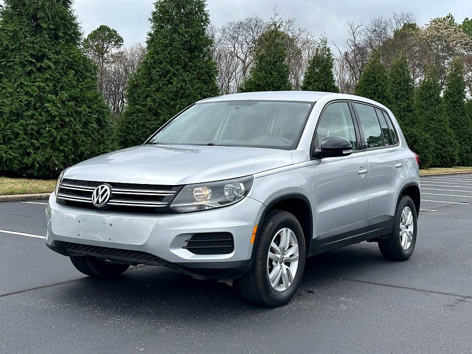 2014 Volkswagen Tiguan S's photo