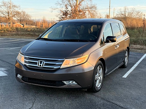 2013 Honda Odyssey Touring's photo