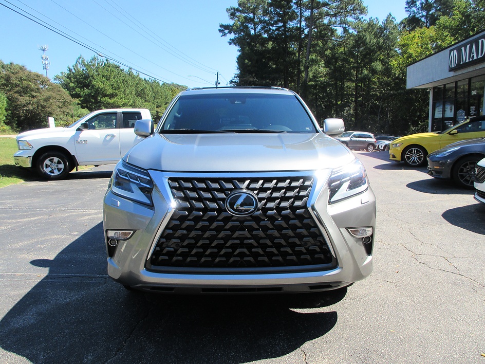 Lexus GX photo 2
