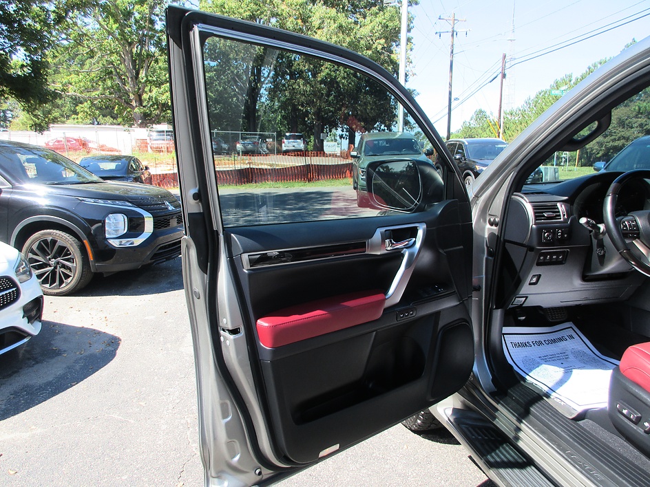 Lexus GX photo 9