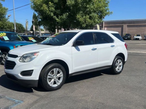 2017 Chevrolet Equinox LS's photo