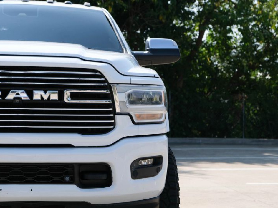 2019 Ram 2500 Laramie photo 3