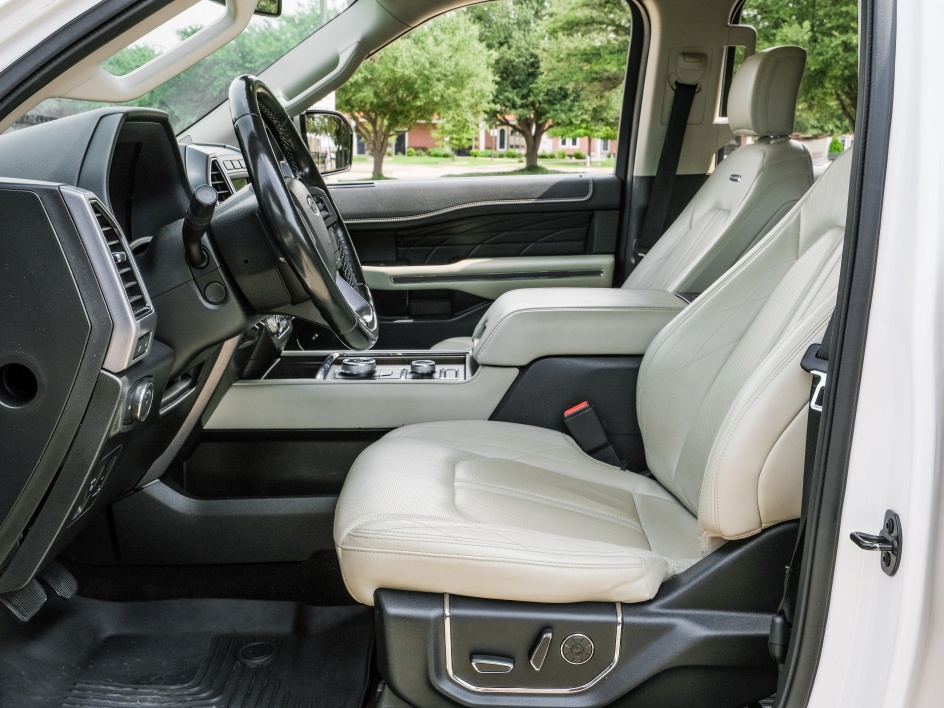 2019 Ford Expedition Platinum photo 3