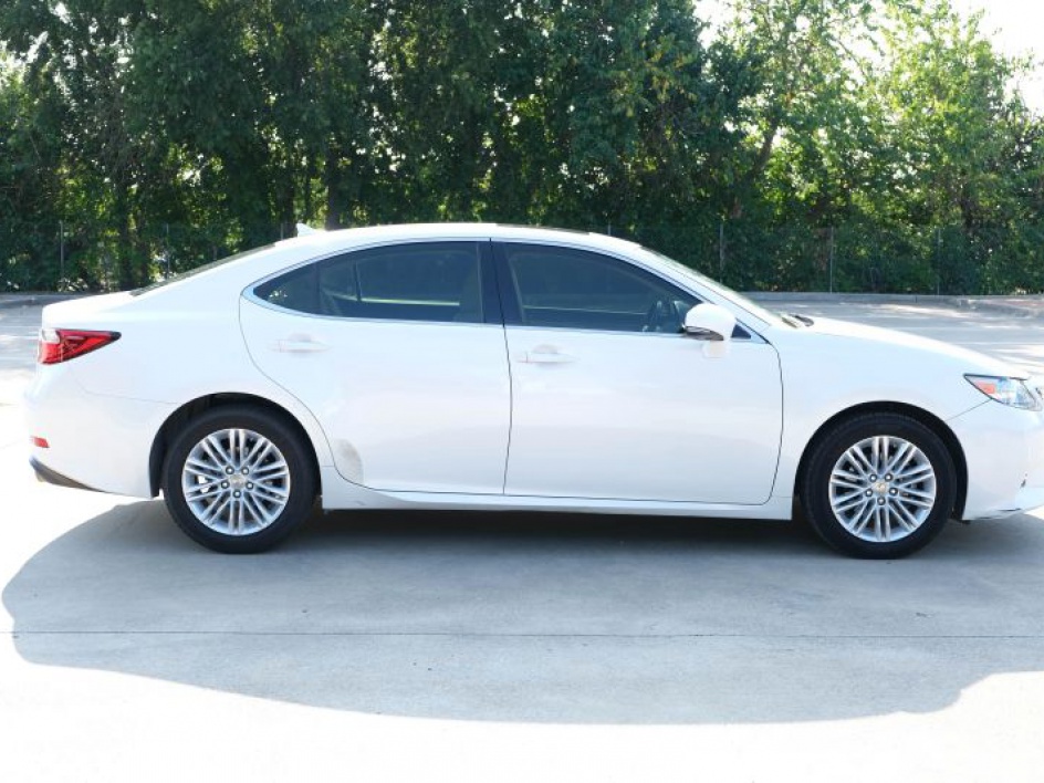 2013 Lexus ES 350 photo 7