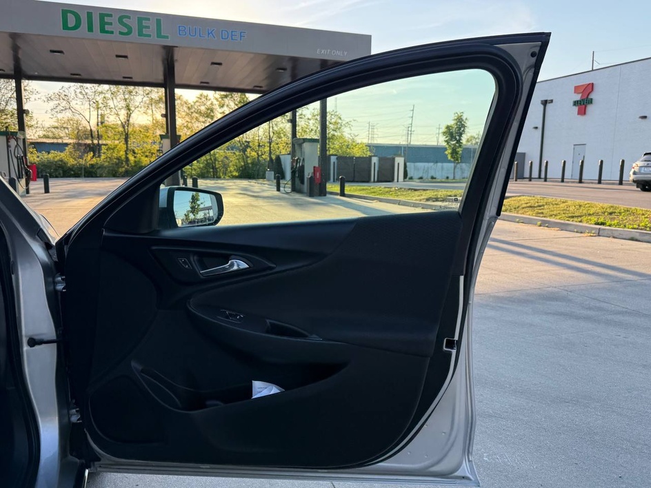 2018 Chevrolet Malibu 1LT - Photo 30