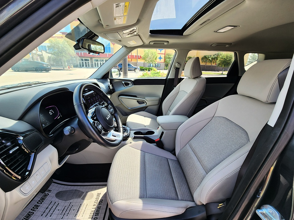 2024 Kia Soul EX - Photo 11