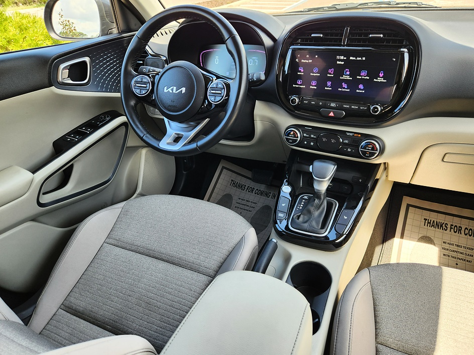 2024 Kia Soul EX - Photo 12
