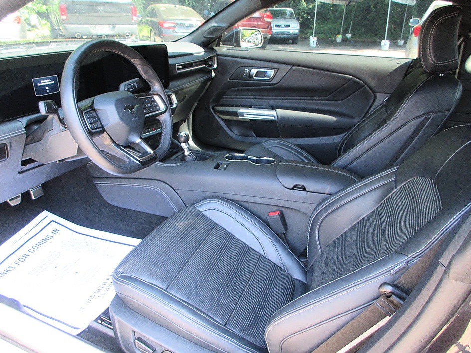 2024 Ford Mustang GT Premium - Photo 12