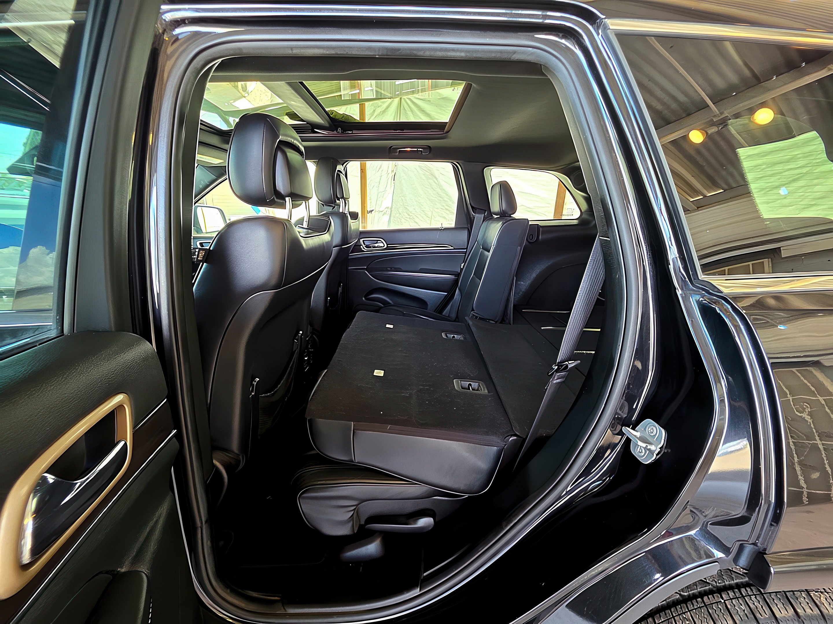 2014 Jeep Grand Cherokee Overland - Photo 9