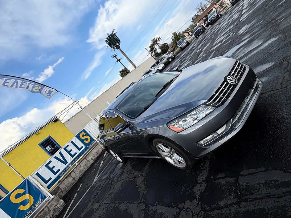 2013 Volkswagen Passat SE