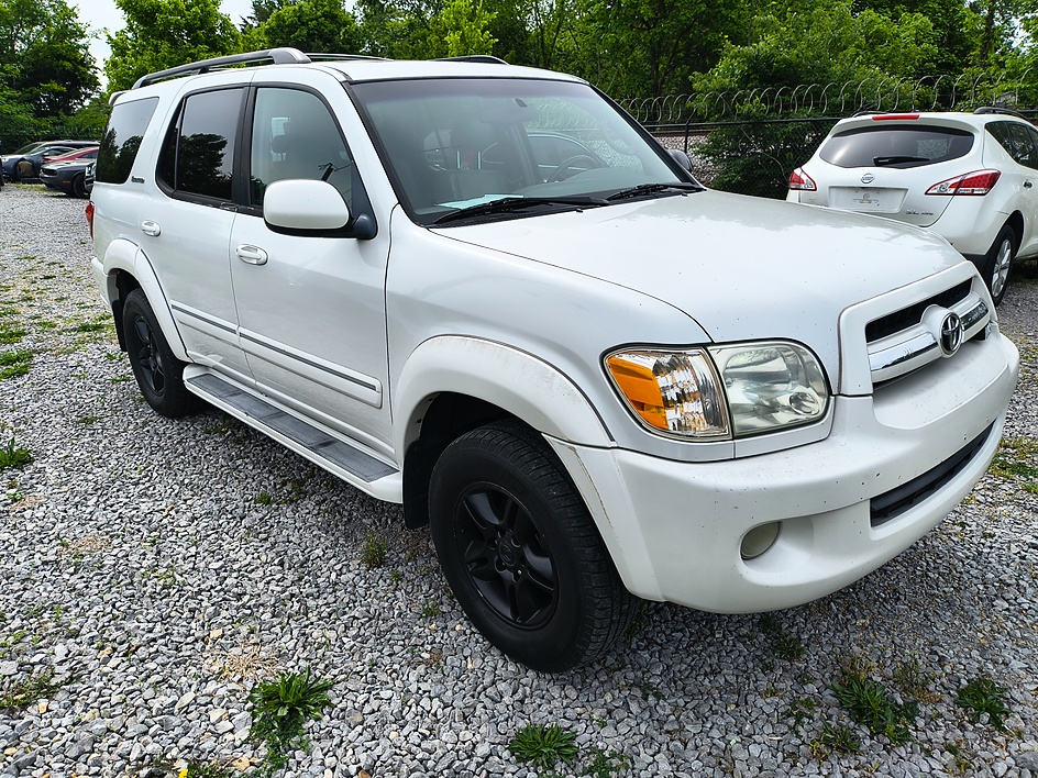 2006 Toyota Sequoia Limited's photo