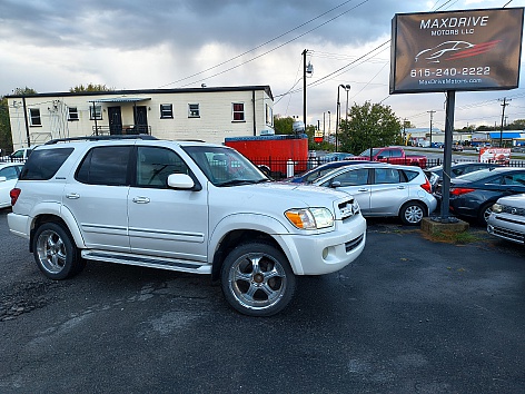 2006 Toyota Sequoia Limited's photo