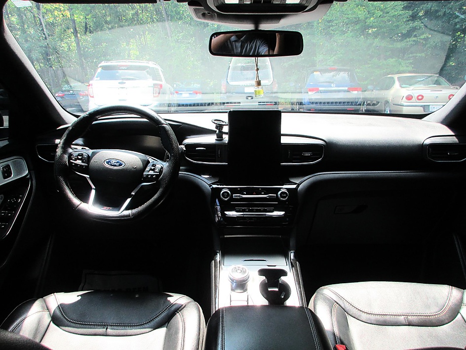 2022 Ford Explorer ST - Photo 21