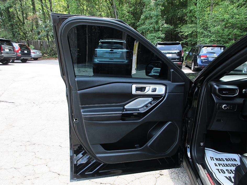 2022 Ford Explorer ST - Photo 11