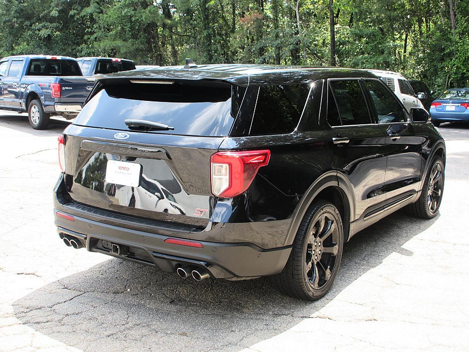 Ford Explorer photo 5