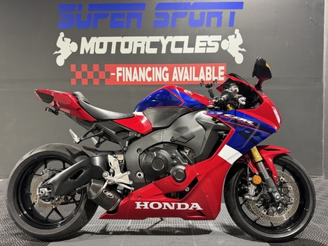 2025 KAWASAKI NINJA ZX-6R - Super Sport Motorcycles