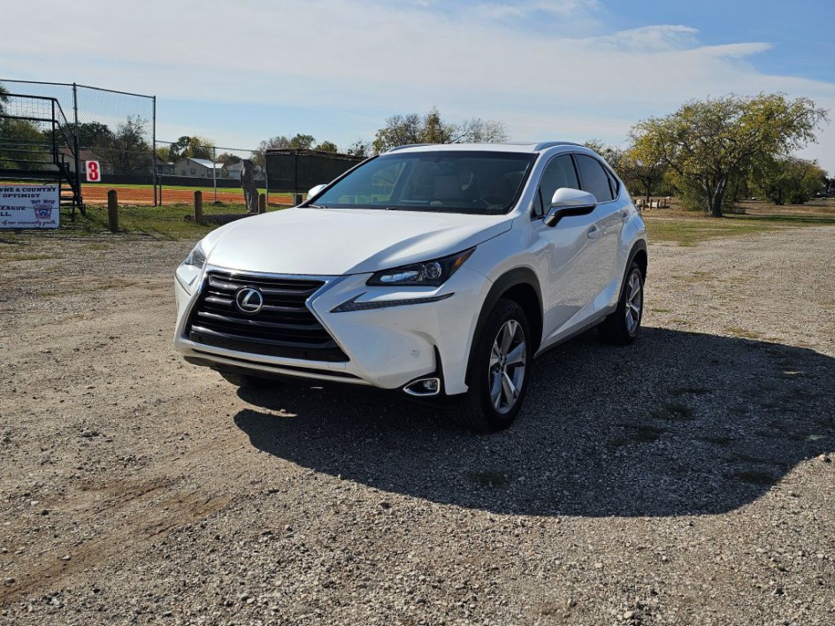 2017 Lexus NX 200t's photo