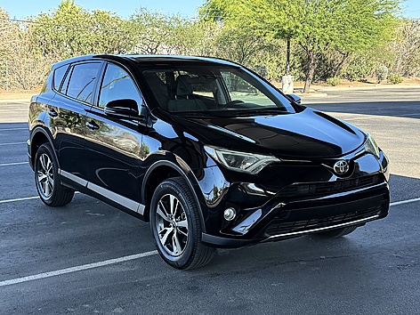 2018 Toyota RAV4 XLE's photo