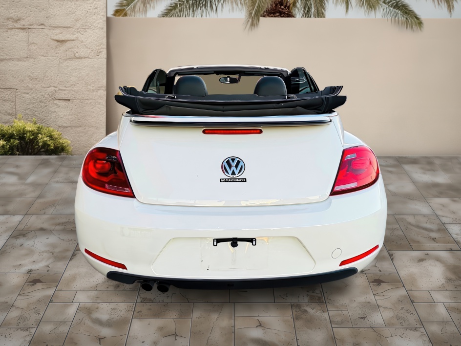 2013 Volkswagen Beetle Convertible 2.5L photo 4