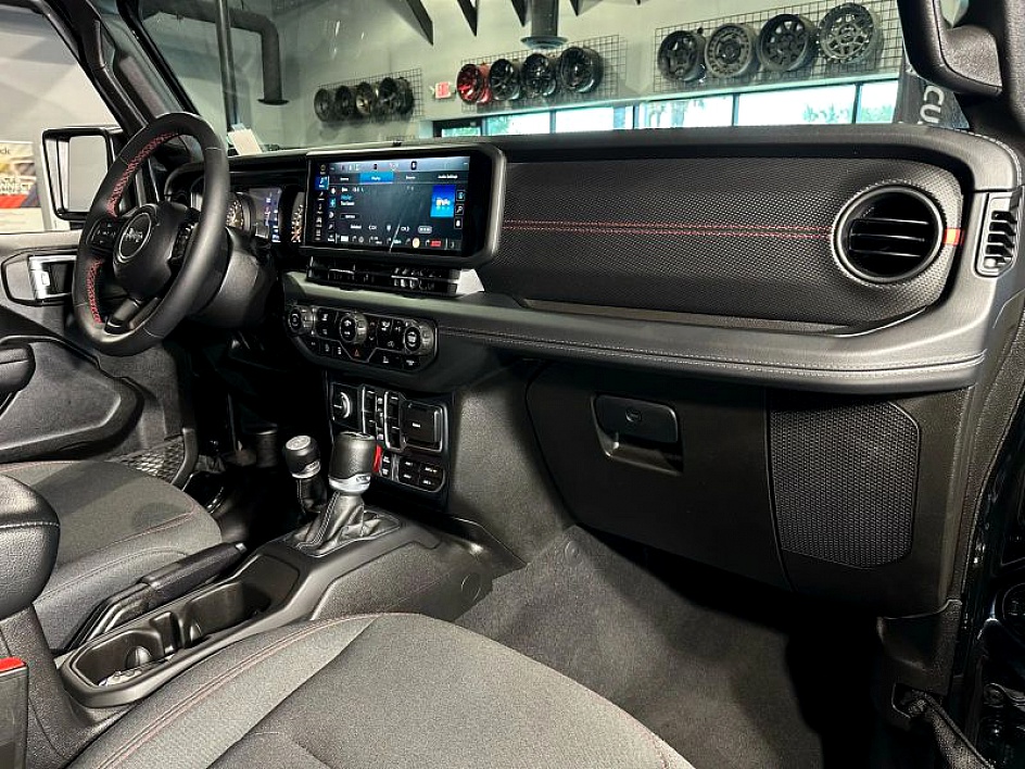 2024 Jeep Wrangler 4-Door Rubicon - Photo 19