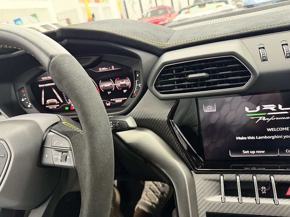 2024 Lamborghini Urus Performante - Photo 38