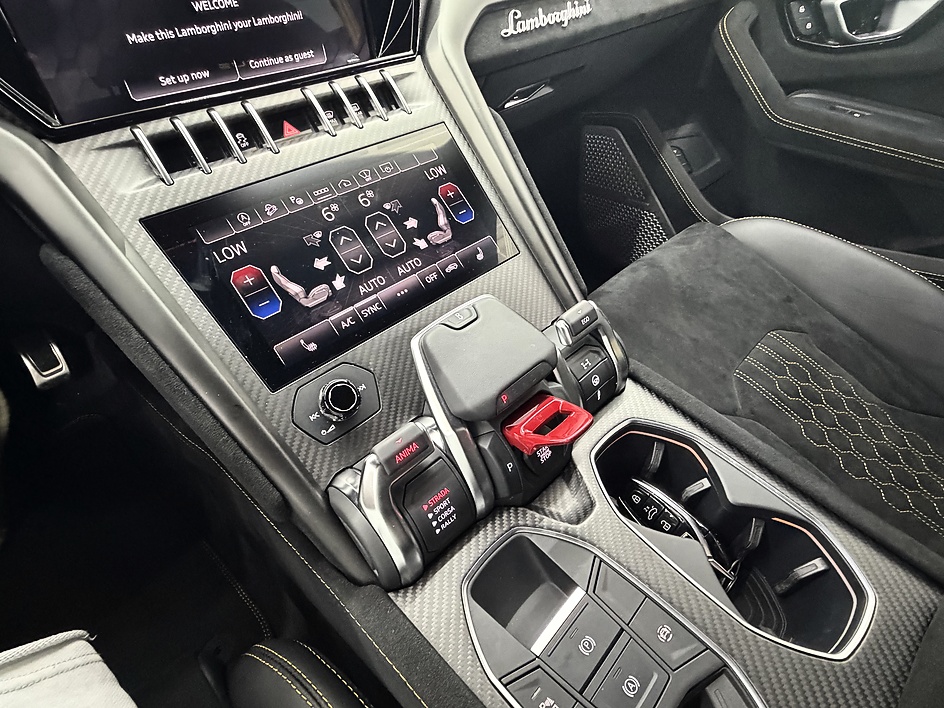 2024 Lamborghini Urus Performante - Photo 42