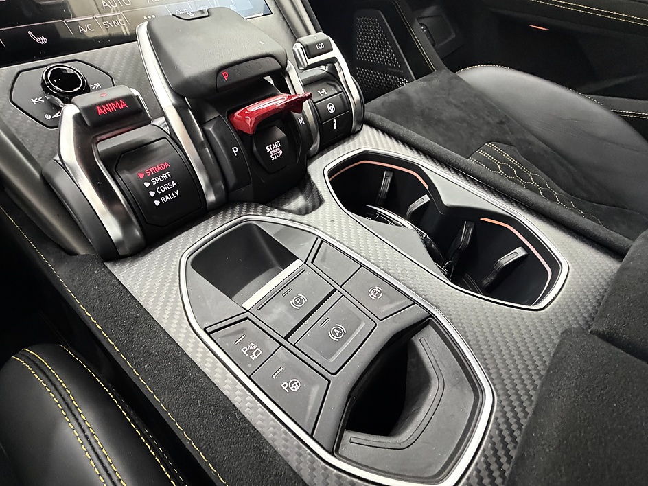 2024 Lamborghini Urus Performante - Photo 43