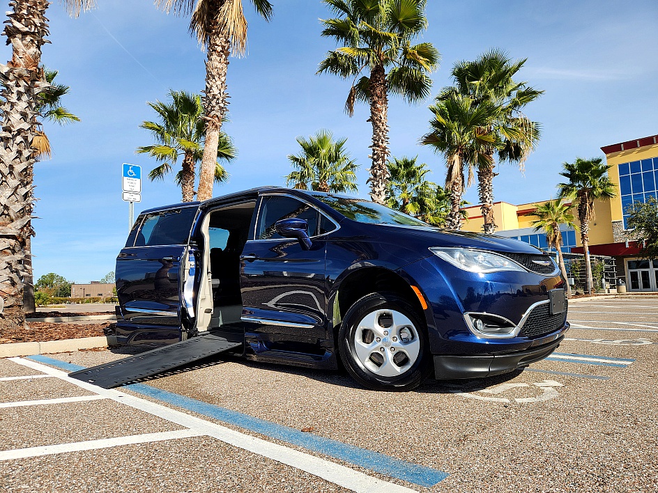 2019 Chrysler Pacifica Touring L