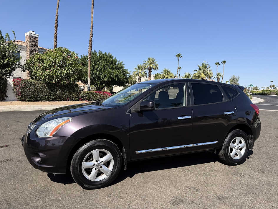2013 Nissan Rogue S FWD's photo