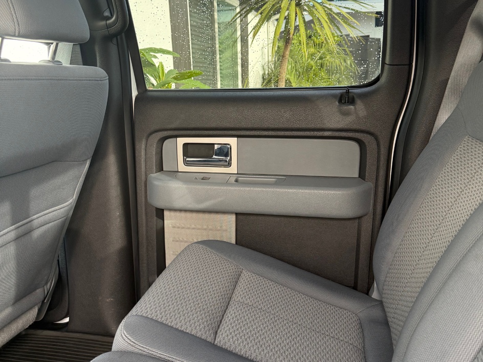 2011 Ford F-150 XLT - Photo 10