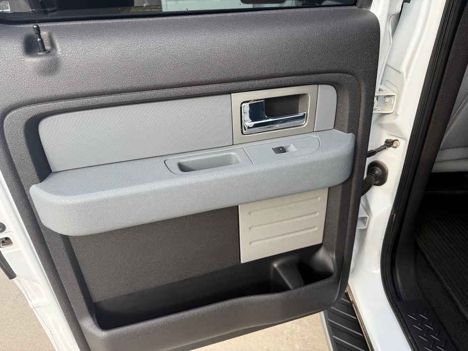 2011 Ford F-150 XLT - Photo 7