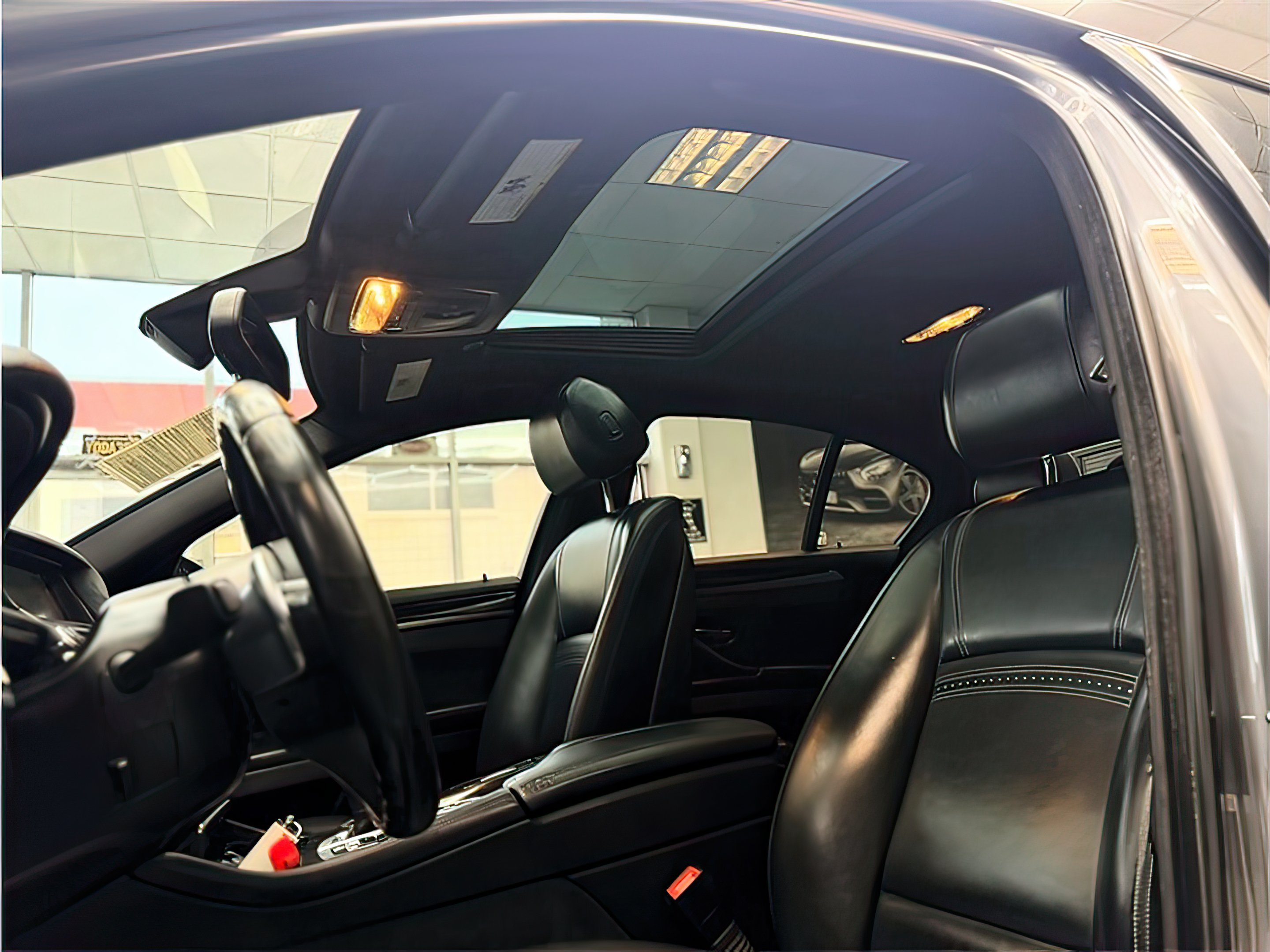 2016 BMW 5 Series 528i - Photo 24