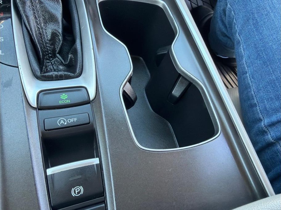2022 Honda Accord EX-L - Photo 10