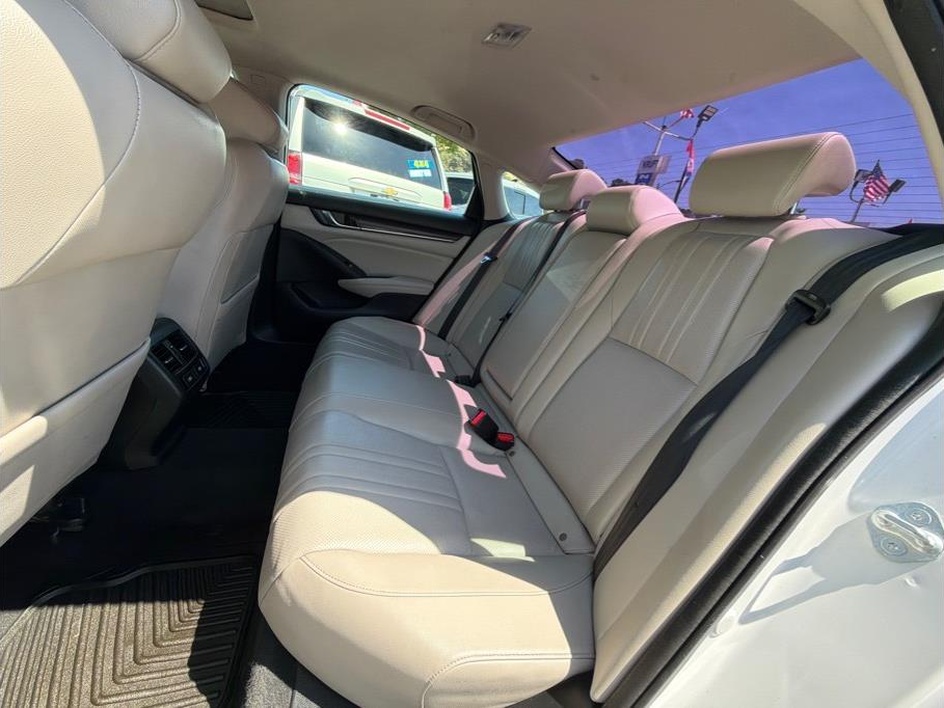 2022 Honda Accord EX-L - Photo 8