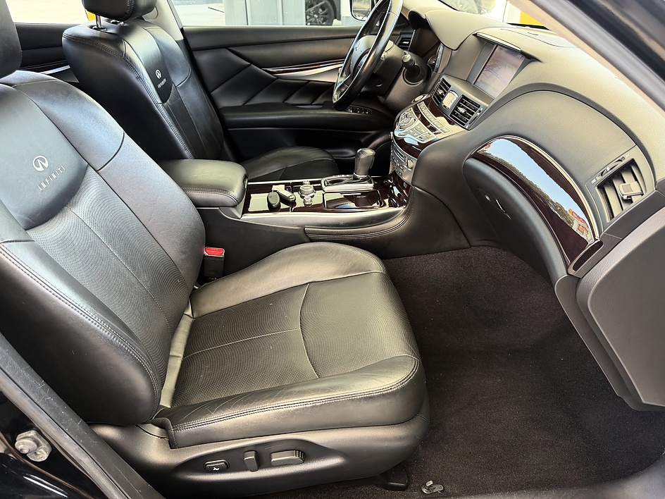 2013 INFINITI M 37 - Photo 12