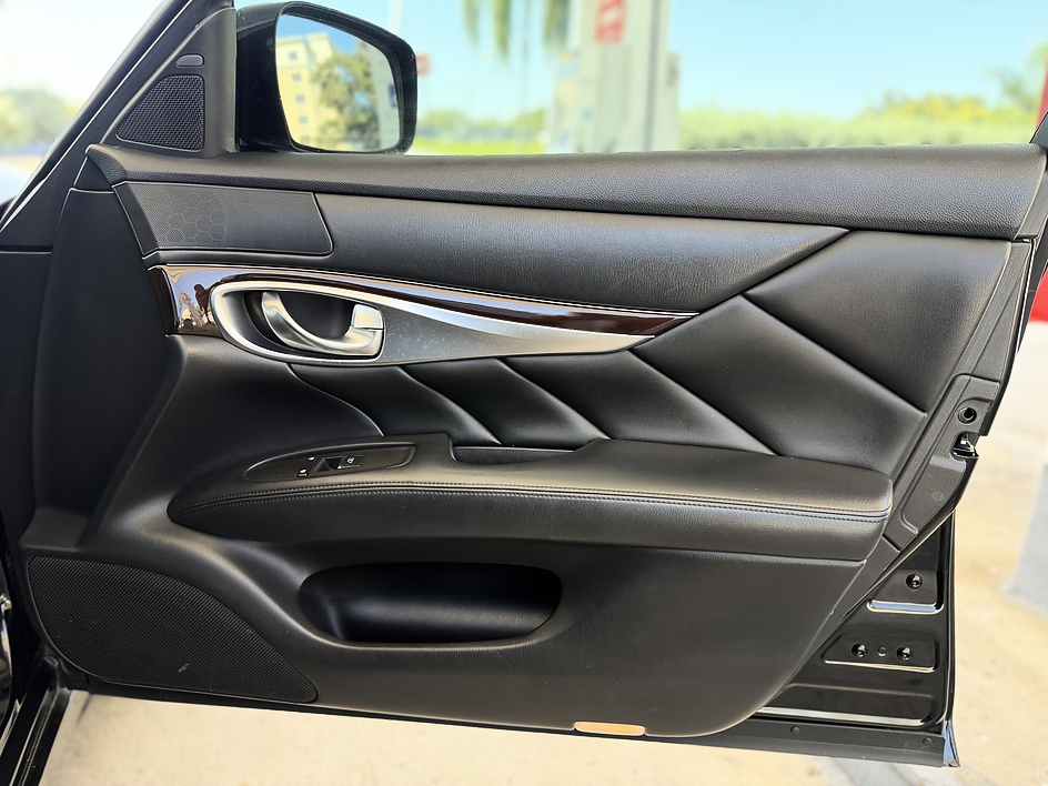 2013 INFINITI M 37 - Photo 24
