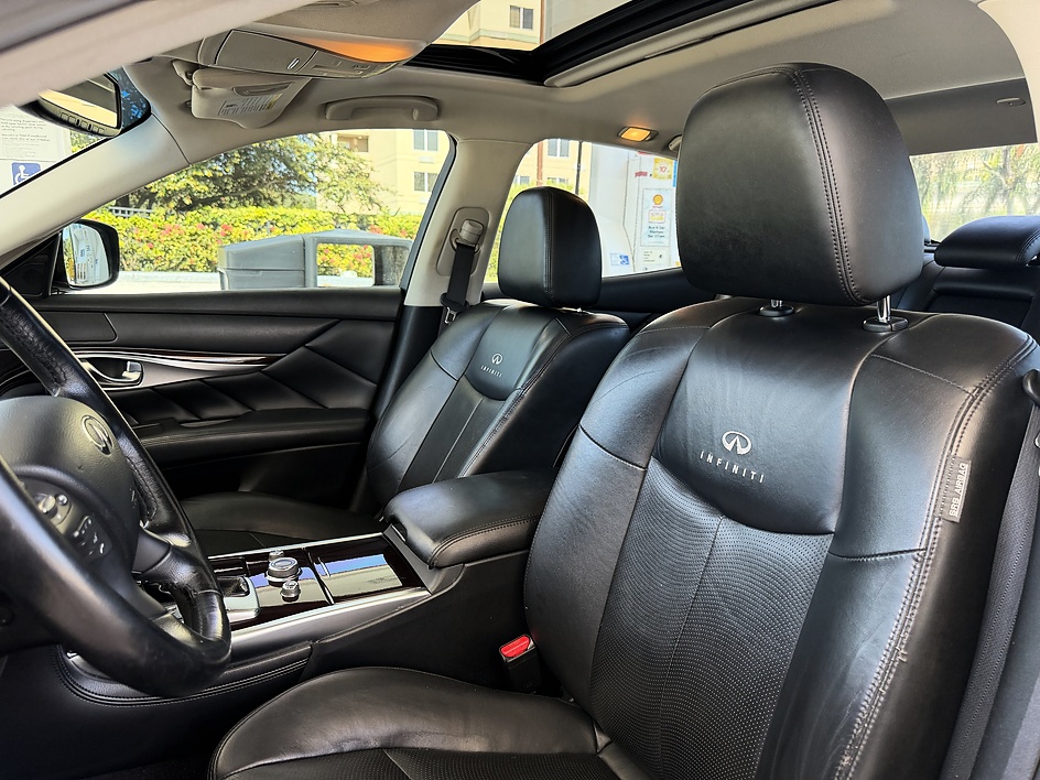 2013 INFINITI M 37 - Photo 17