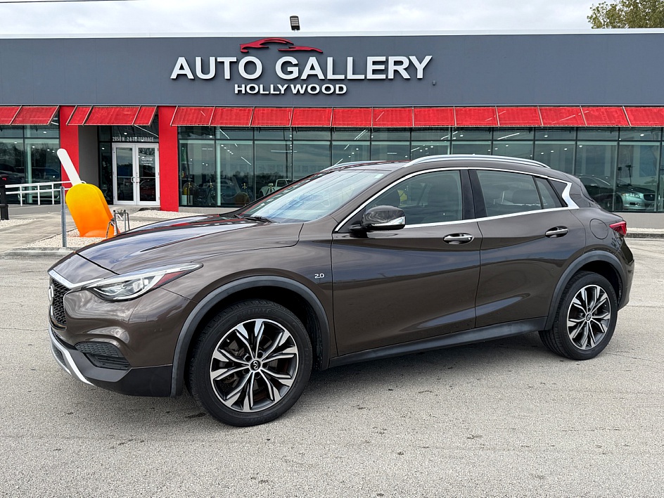 2018 INFINITI QX30 Luxury